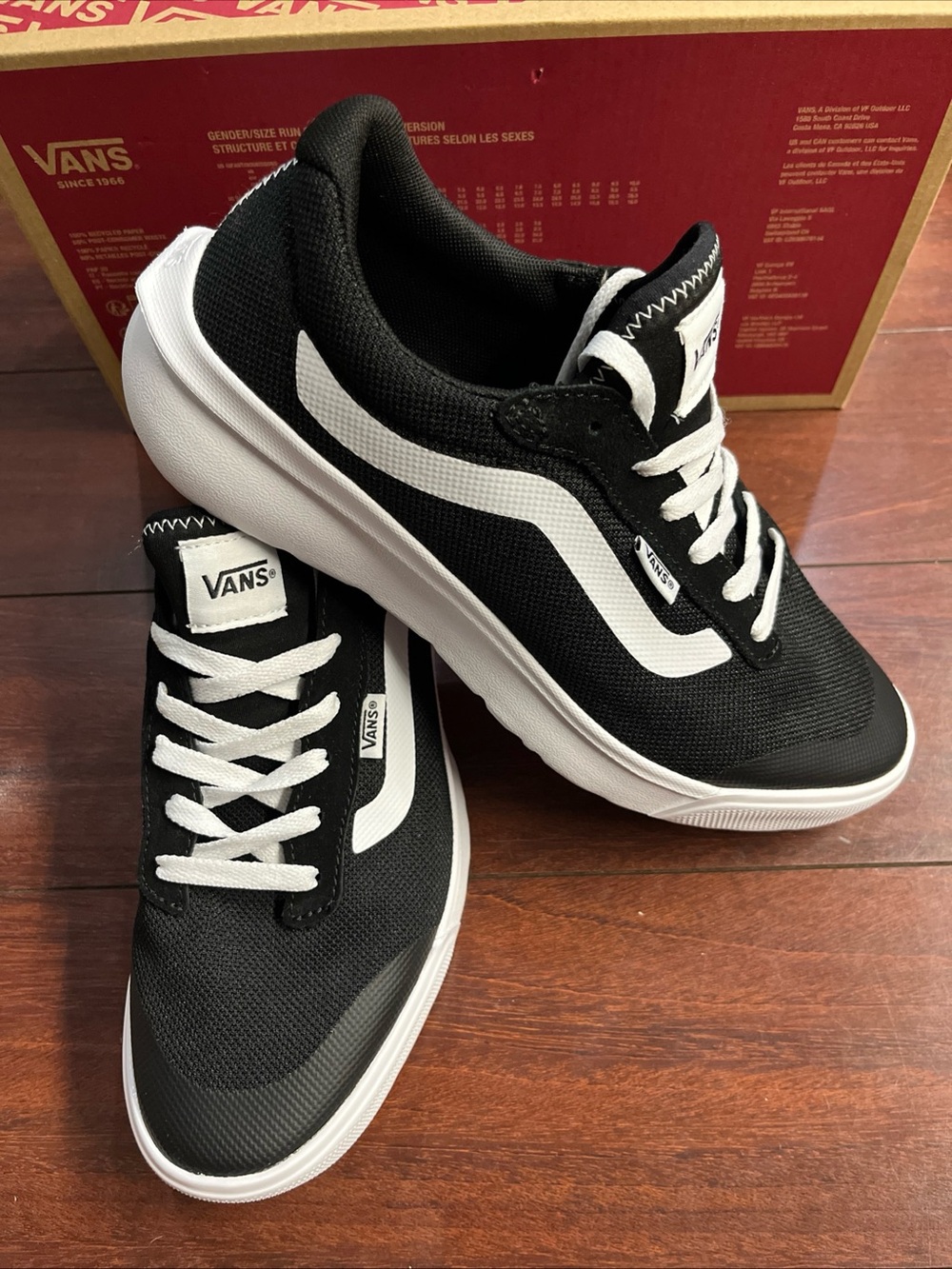 Womens 10.5 Vans Range BRZ Mesh Black White Shoe Sneaker Lightweight HALF BOX